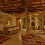 Acropolis Cave מלון אורגופ