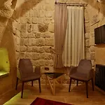 Acropolis Cave 3* אורגופ