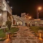 מלון Acropolis Cave 3*