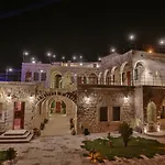 מלון Acropolis Cave