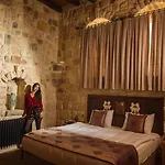 Acropolis Cave אורגופ