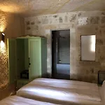 Acropolis Cave מלון אורגופ