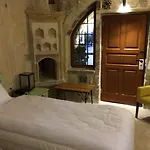 Acropolis Cave מלון אורגופ