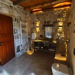 Acropolis Cave 3* אורגופ