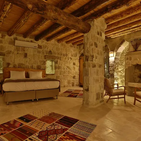 Acropolis Cave Otel