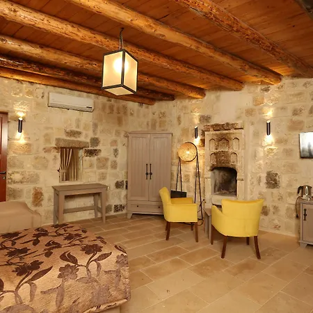 Hotel Acropolis Cave