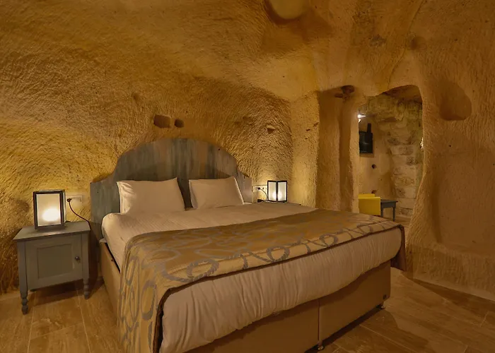 Acropolis Cave 4*