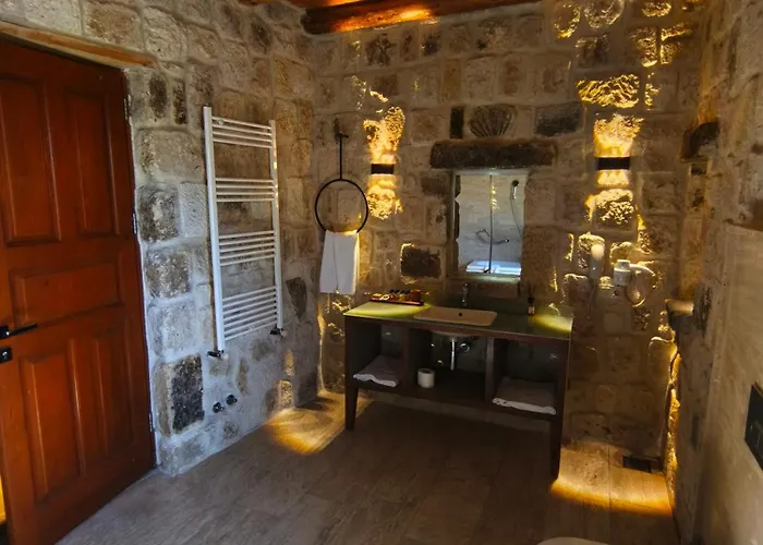 Acropolis Cave 4* 어굽