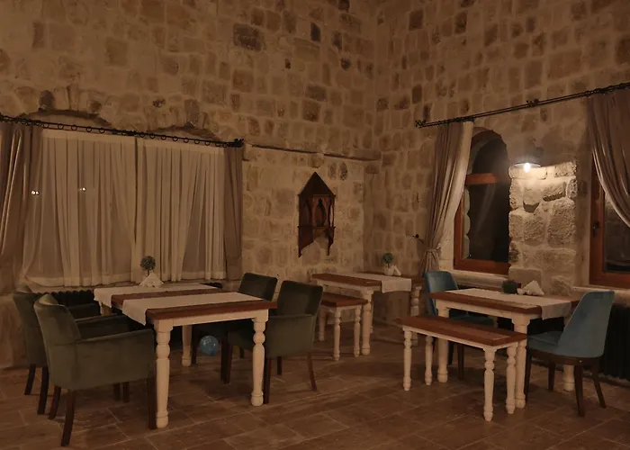 Acropolis Cave Hotell